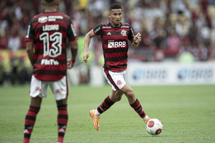 记者:曼联正在考察弗拉门戈中场若昂-戈麦斯 记者:曼联正在考察弗拉门戈中场若昂-戈麦斯